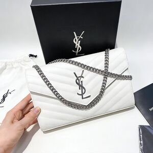 <AUTHENTIC>YSL Loulou Crossbody  Effortless Chic